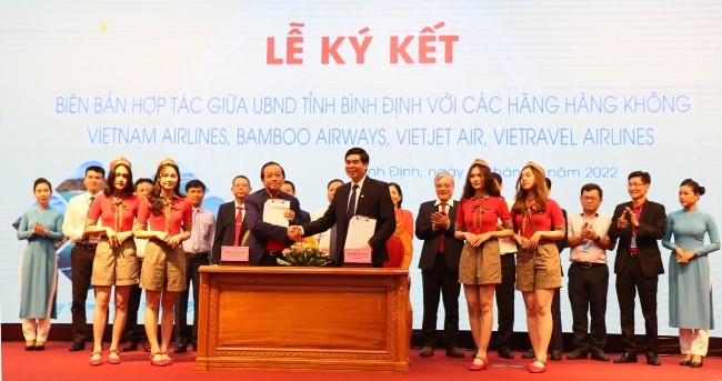 thoa thuan hop tac ubnd tinh binh dinh va cac hang hang khong